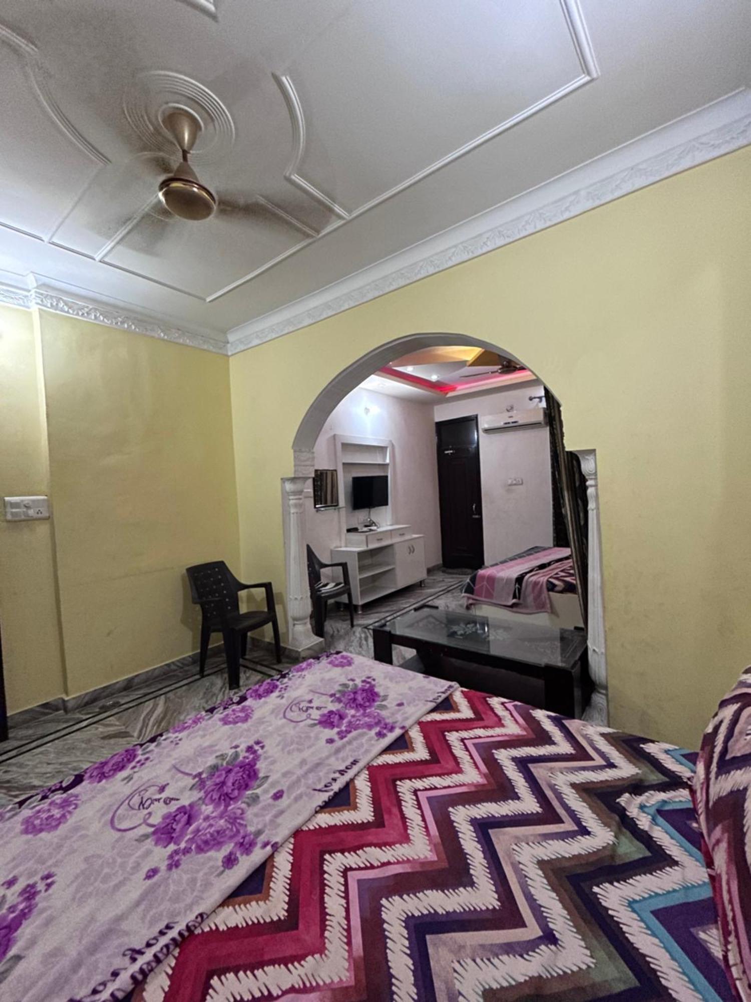 S4 Home Stay Hotel - Five Mint Walk From Golden Temple Amritsar Exterior photo